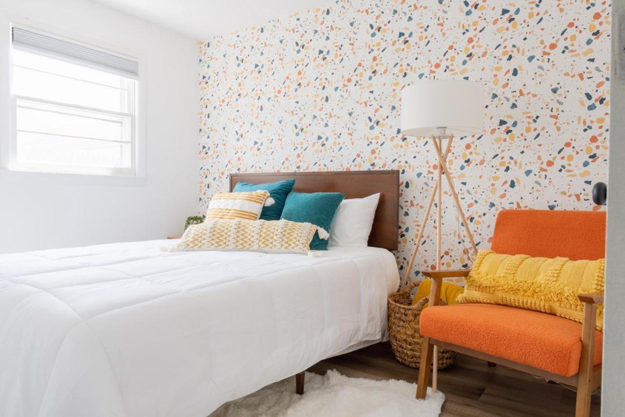 Retro Retreat Renovated 2Br, Desk, No Chore List! Kingston Exterior photo